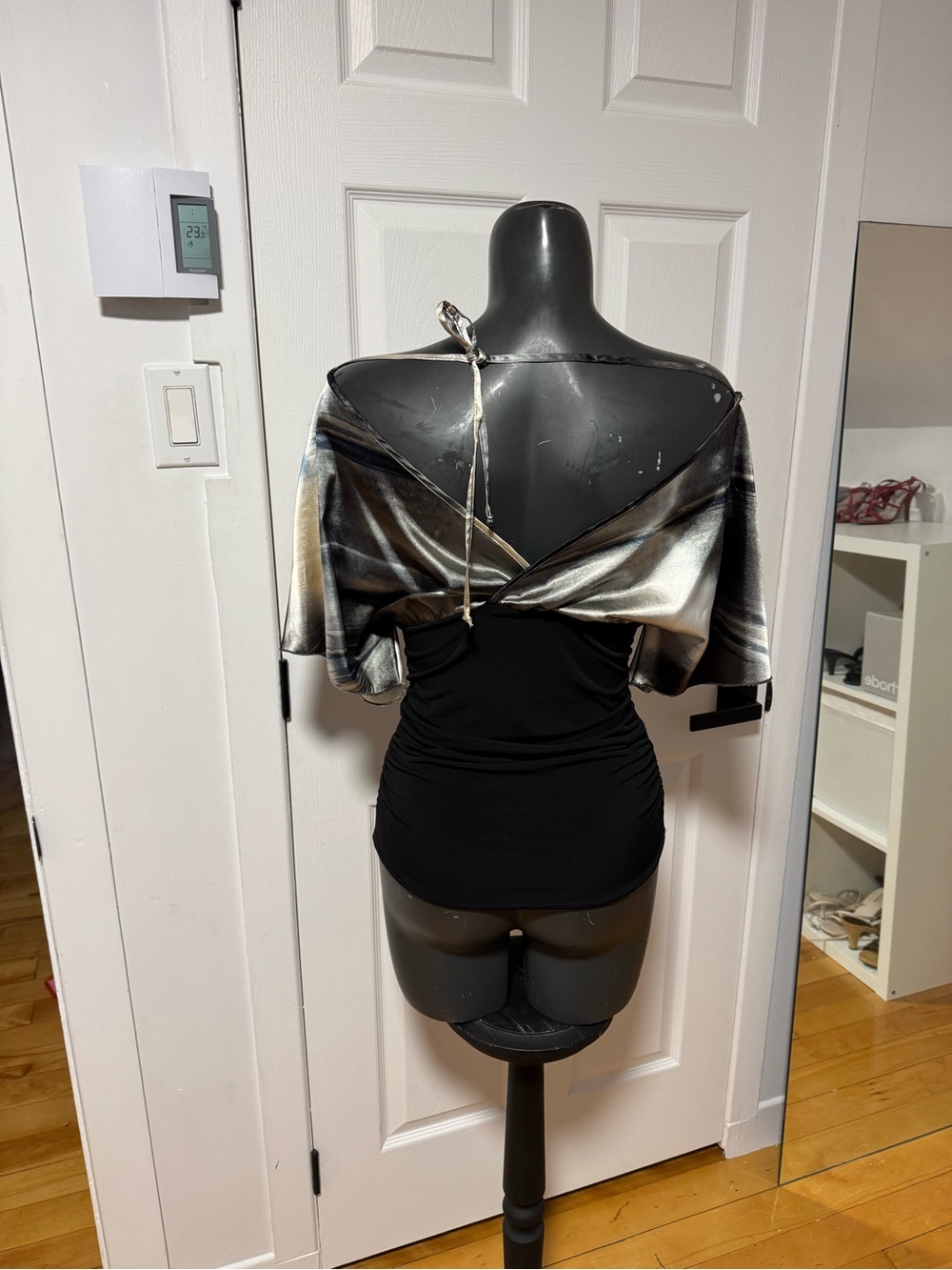 top - Picture 5 of 6
